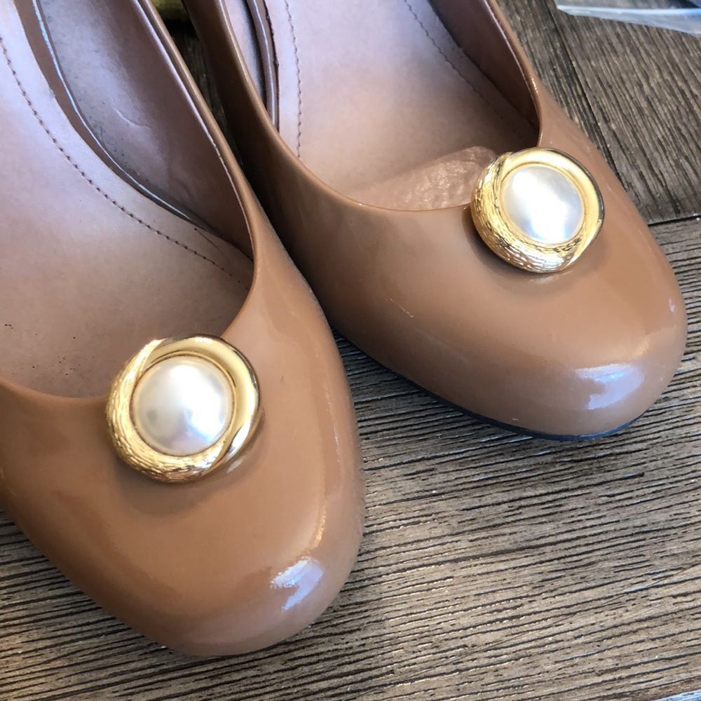 Vintage Goldtone & Faux Pearl Shoe Clips - Picture 9 of 12